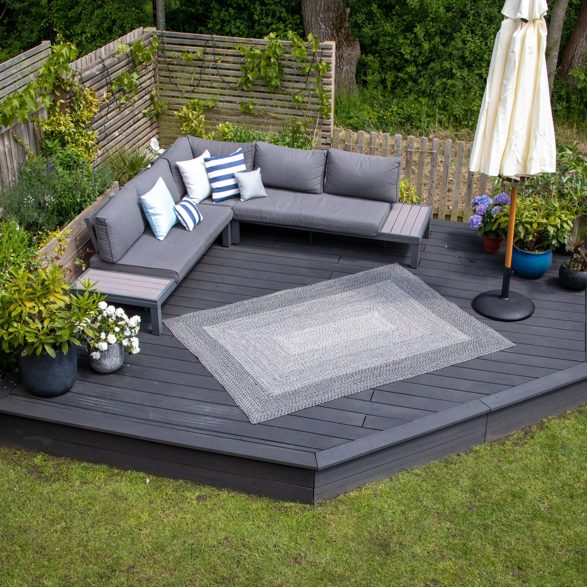 Artemis 290cm x 190cm Weatherproof Indoor and Outdoor Rug in Slate Grey