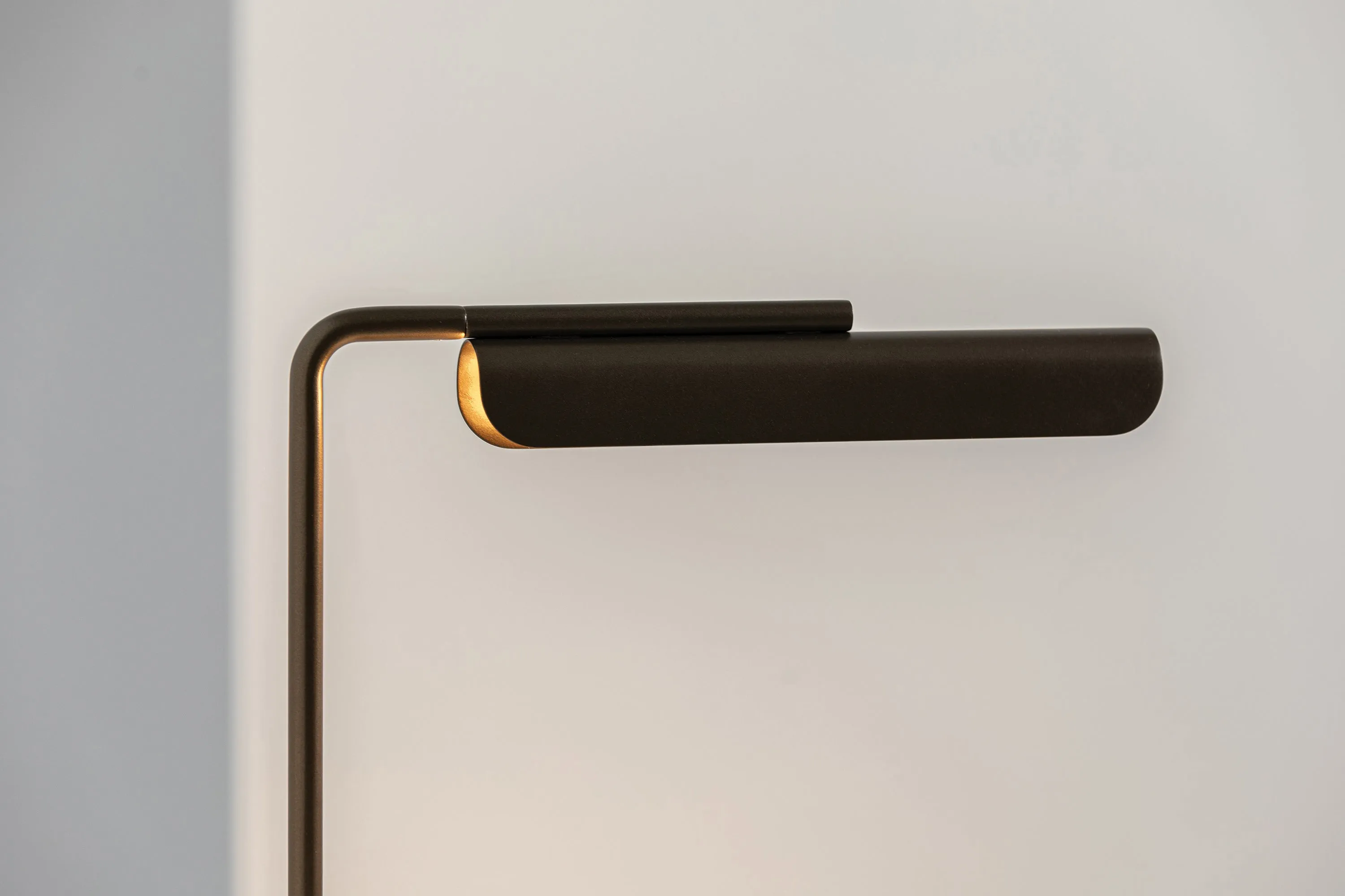 Louey Table Light Bronze