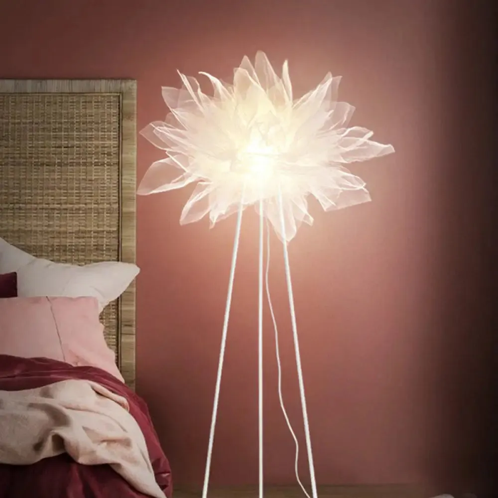 Nordic Style Tripod Floor Lamp with Feather Shade, Metal Stand, White