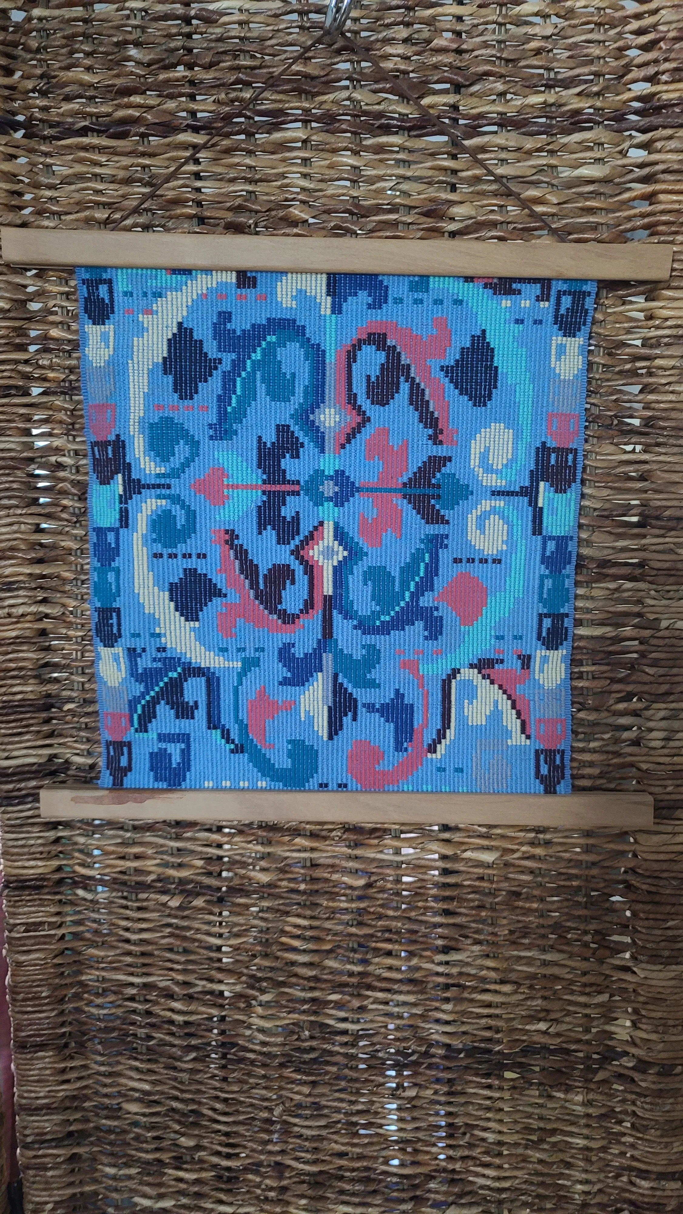 WALL HANGING BABY BLUE OAK